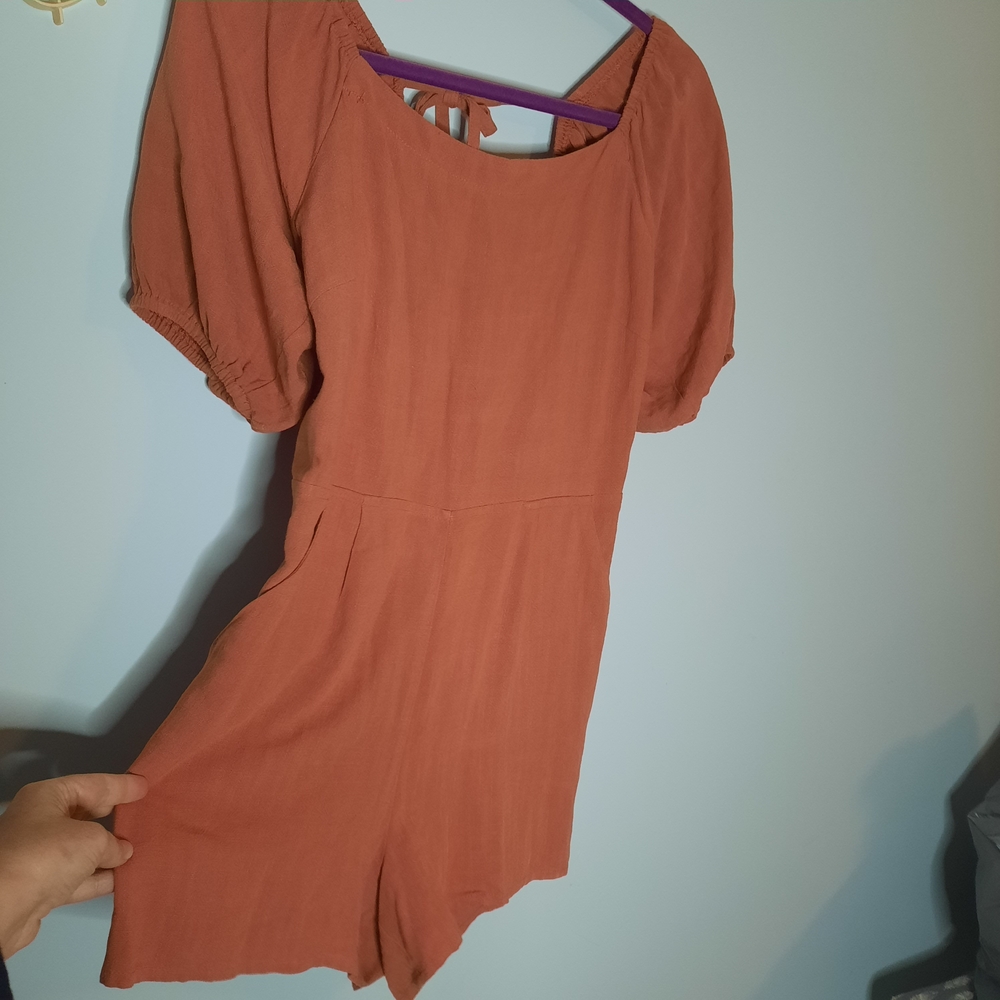Sz Med,‎ Terracotta Color, Short Puff Sleeve Romper, Tie In Back, Spring, Summer